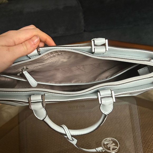 NWT Michael Kors Signature Logo Jessie Large Top Zip Tote in Soft Sky Bag - Picture 10 of 15